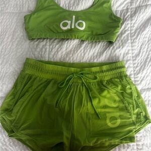 ALO Yoga Lime Green Set